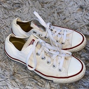 White low ankle converse/ chuck taylor low tops